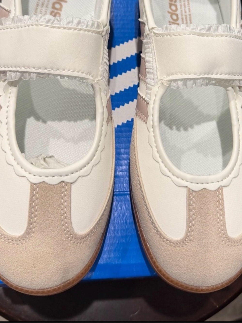 Samba style ruffle pack white Jane Sneaker - White & Light Pink